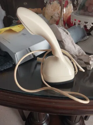 Teléfono antiguo cobra beige