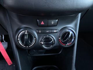 Peugeot 208 82cv  Signature 5p