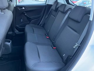 Peugeot 208 82cv  Signature 5p