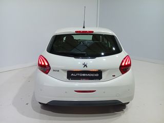 Peugeot 208 82cv  Signature 5p