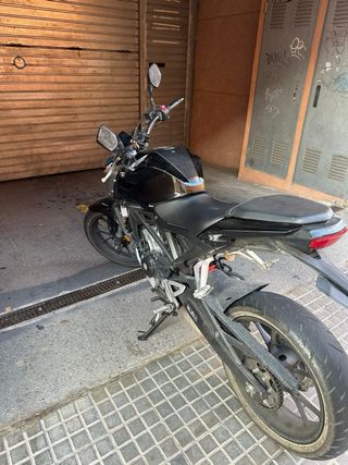 Honda CB125R Negra