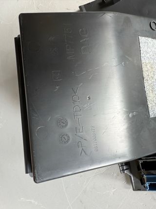 Consola Central y Funda Palanca Berlingo