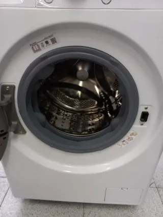 Lavadora secadora nueva con tara una años garantía