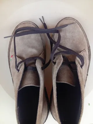 Scarpe unisex grigie tipo Clarks