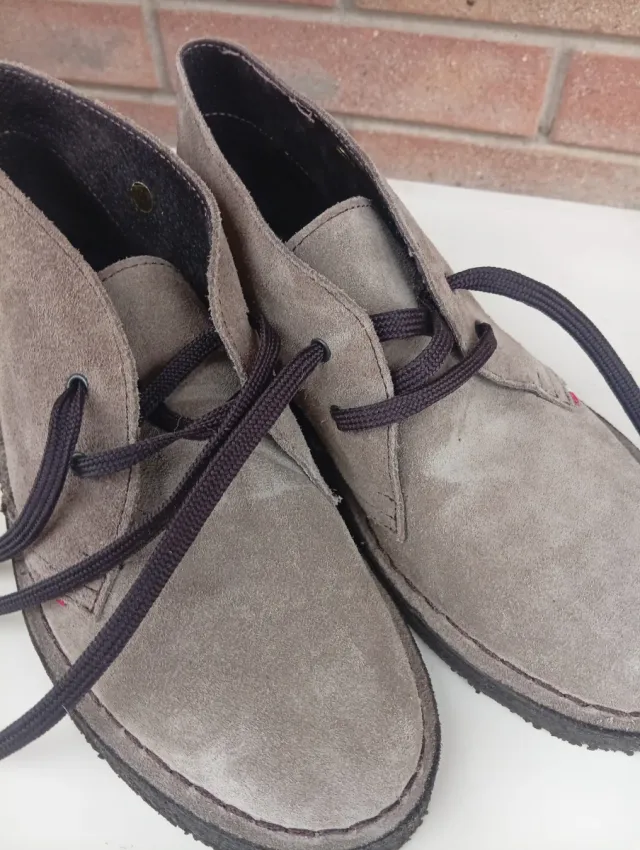 Scarpe unisex grigie tipo Clarks