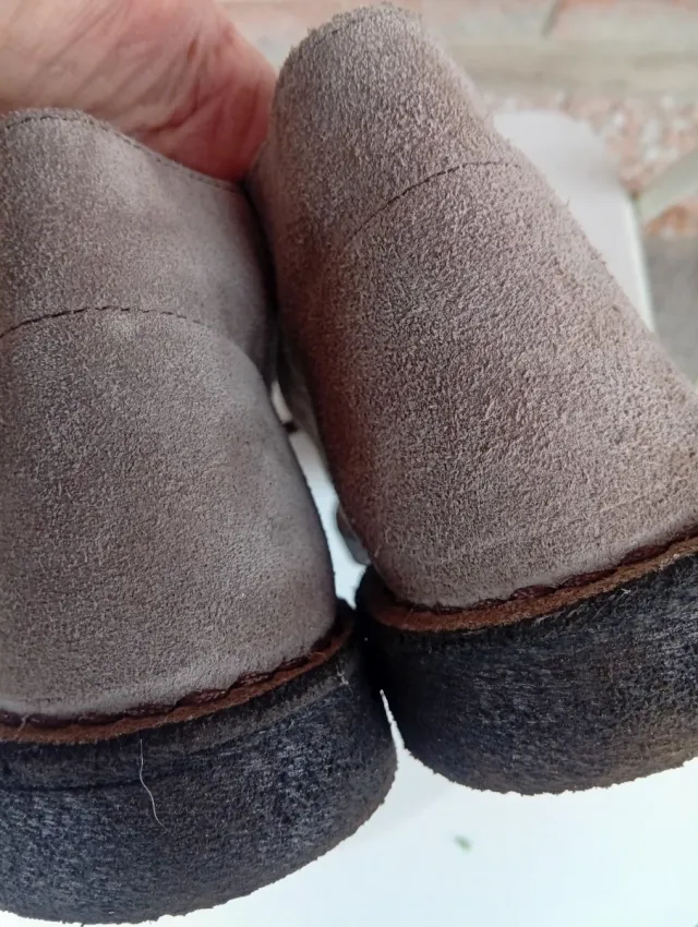 Scarpe unisex grigie tipo Clarks