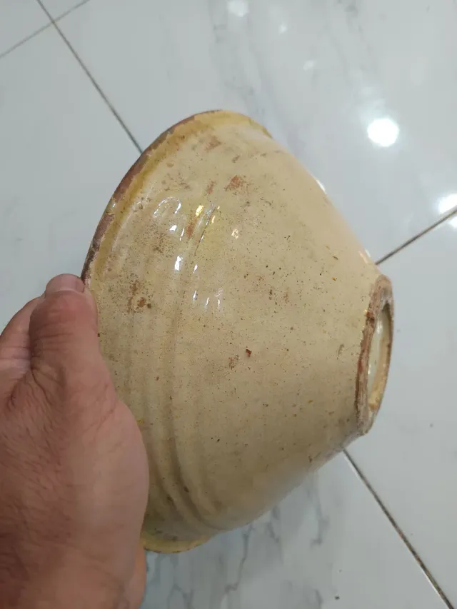 Antica fontana o lebrillo in ceramica del XVIII secolo