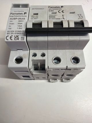 Famatel AUSP-20J/2 C40 diferencial Sobretension