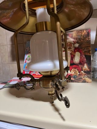 Lámpara antigua de latón y cristal