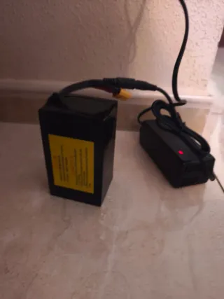 Barco Cebador HJ817 GPS 12V 20.000 MAH