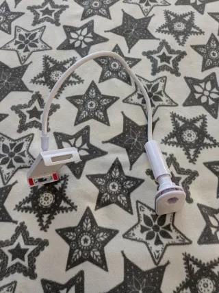 Soporte móvil/tablet para cama flexible