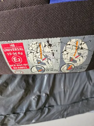 Alzador de coche para niños