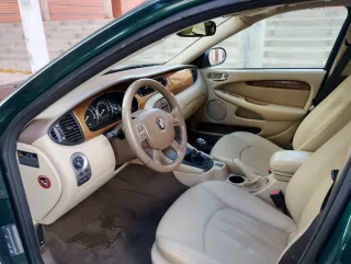 Jaguar X-Type 2007 distintivo b