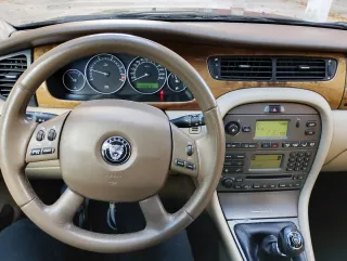 Jaguar X-Type 2007 distintivo b