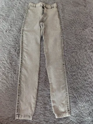 Pantalón skinny gris claro