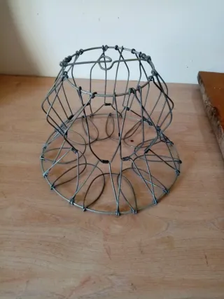 Cesta Antigua de Alambre