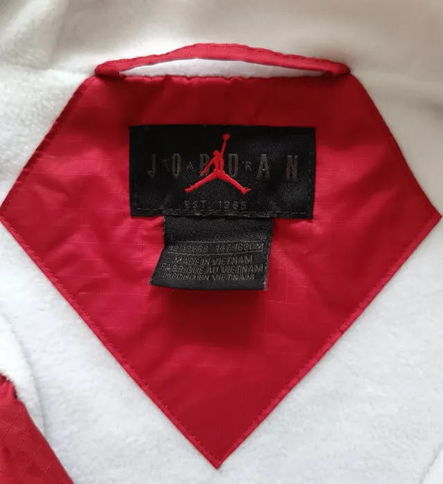 Chaqueta Jordan Talla 12/13 T.L Fleeced Lined Red