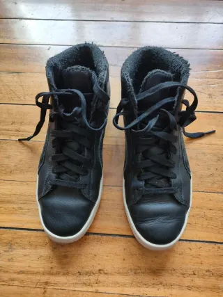 Zapatillas Puma Negras de piel forradas