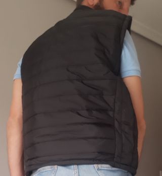 Chaleco acolchado cuello alto negro