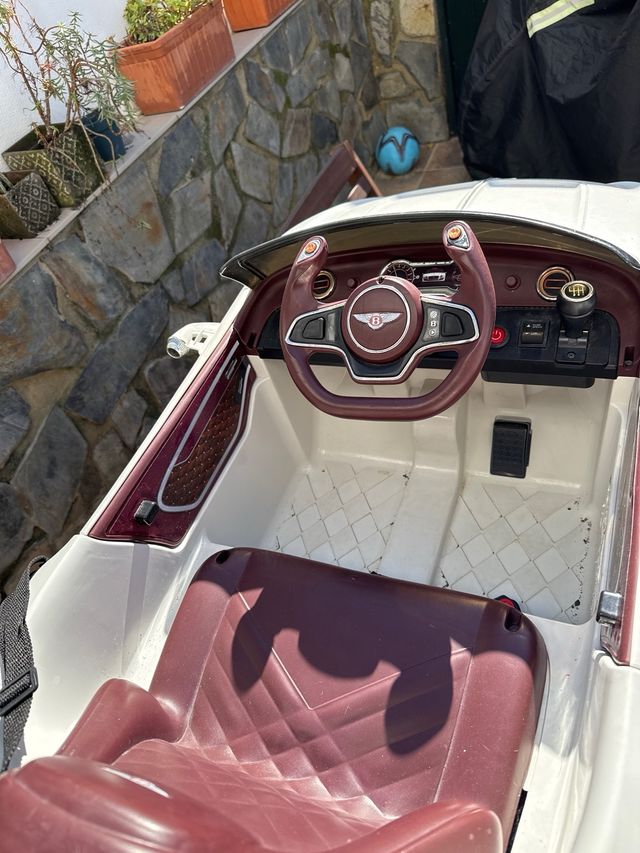 Coche eléctrico infantil Bentley
