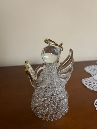 Angioletto in vetro trasparente con dettagli oro