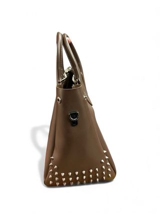 Borsa marrone con borchie