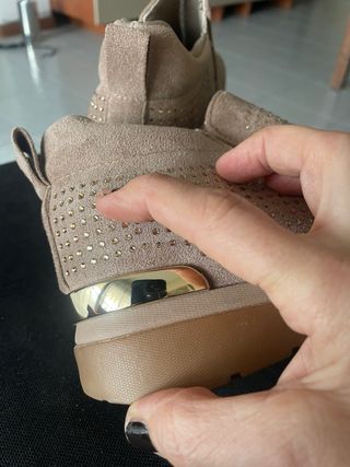 Scarponcini beige con strass dorati