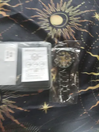 Reloj Negro y Dorado con Billetera