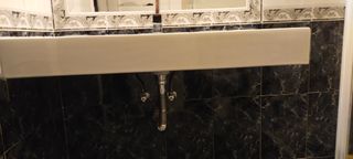 Lavabo 100cm cerámica con grifo (pequeña rotura)