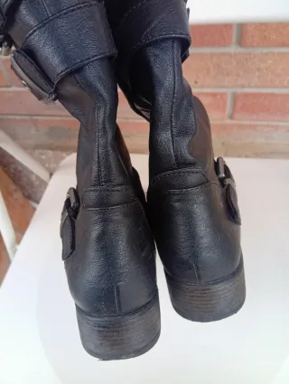 Stivaletti donna neri con fibbie