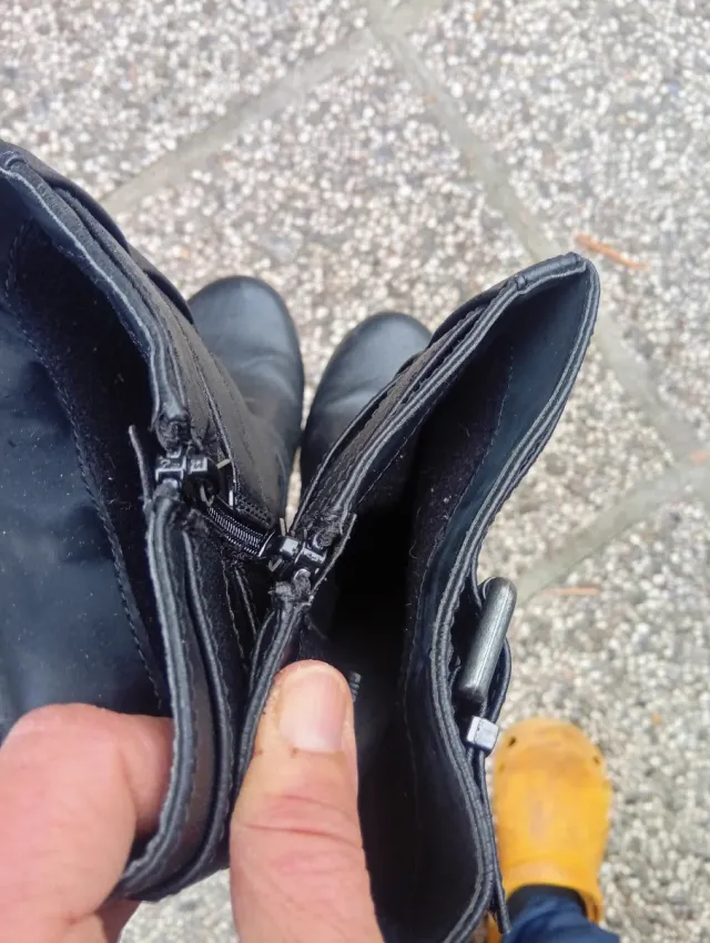 Stivaletti donna neri con fibbie