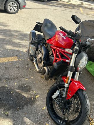 Ducati Monster 821 Roja
