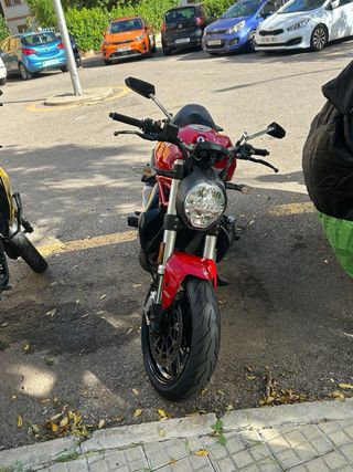 Ducati Monster 821 Roja