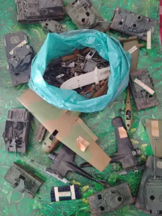 Modellini WWII Aerei Carri Armati Elicottero Diorama