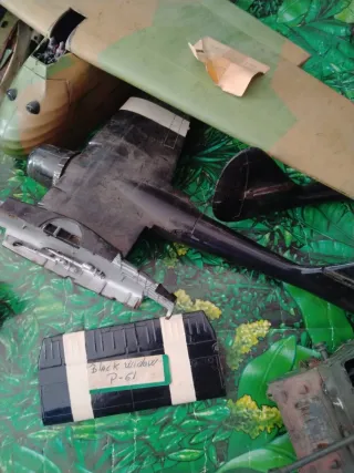 Modellini WWII Aerei Carri Armati Elicottero Diorama