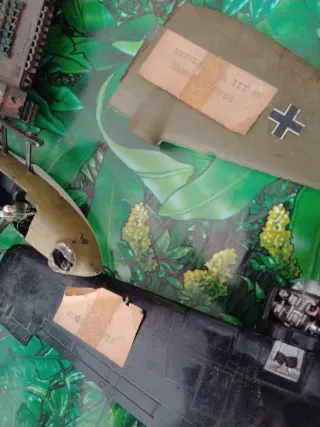 Modellini WWII Aerei Carri Armati Elicottero Diorama