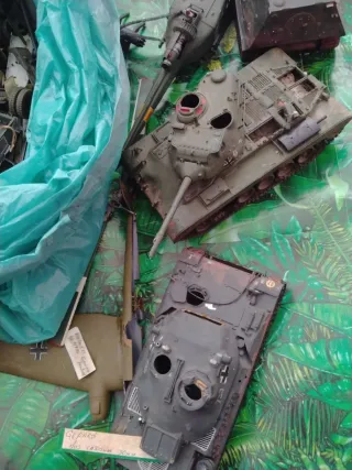 Modellini WWII Aerei Carri Armati Elicottero Diorama