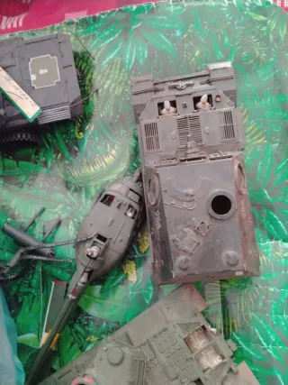 Modellini WWII Aerei Carri Armati Elicottero Diorama