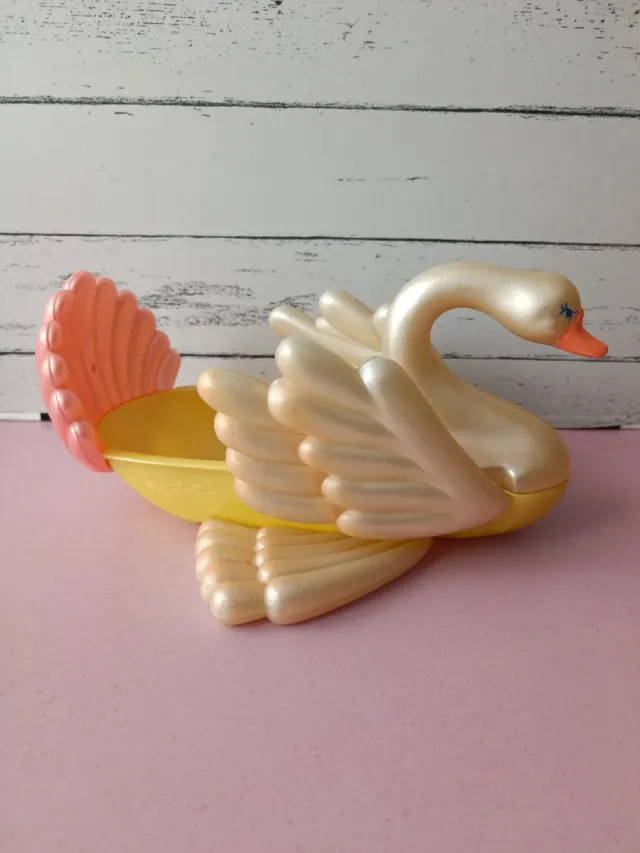 Barco Cisne Isla Encantada lady tirabuzones