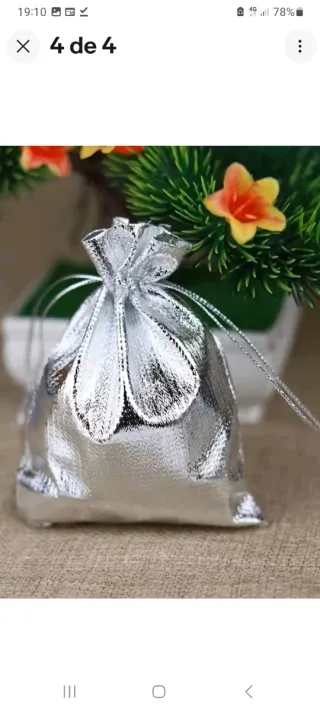 Conjunto con baño de oro rosa y perlas.