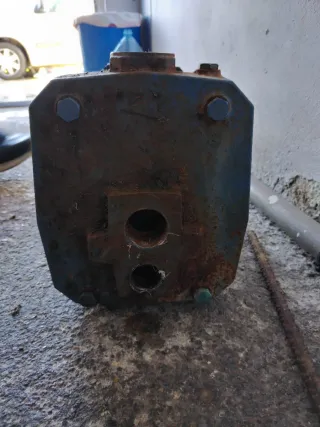 2 Bombas de pozo con motor