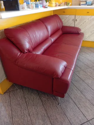 Divano in vera pelle bordeaux Natuzzi