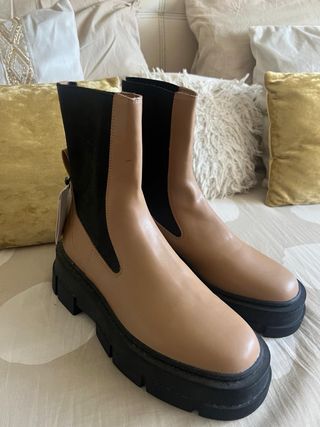 Botines Mango Beige y Negro