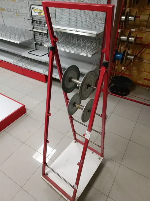 Expositor para cadena, cable o cuerda