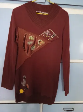 Blusa vintage marrón con apliques