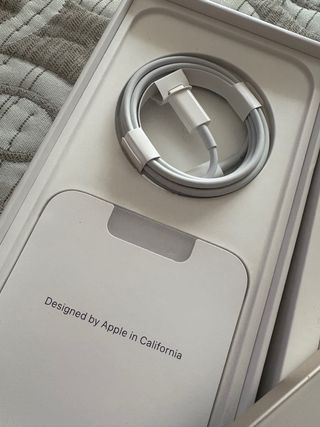 iPhone 14 Plus 128GB + Fundas