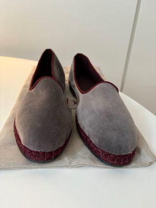 Slippers de terciopelo gris