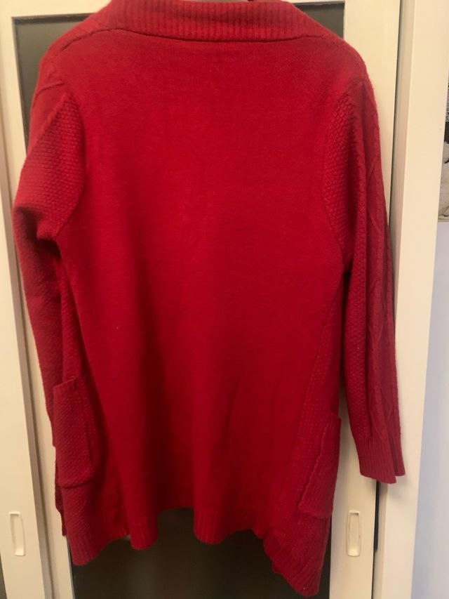 Cárdigan rojo de punto con bolsillos