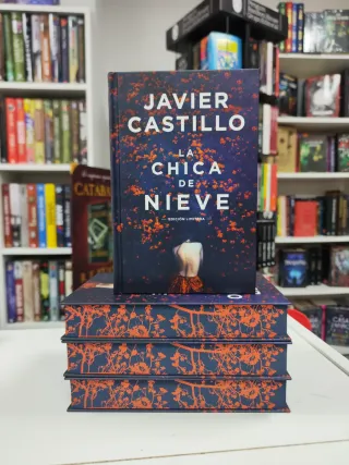 La chica de nieve (edición limitada con cantos ...