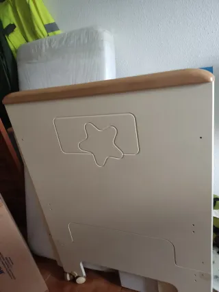 Cuna de bebé con estrella